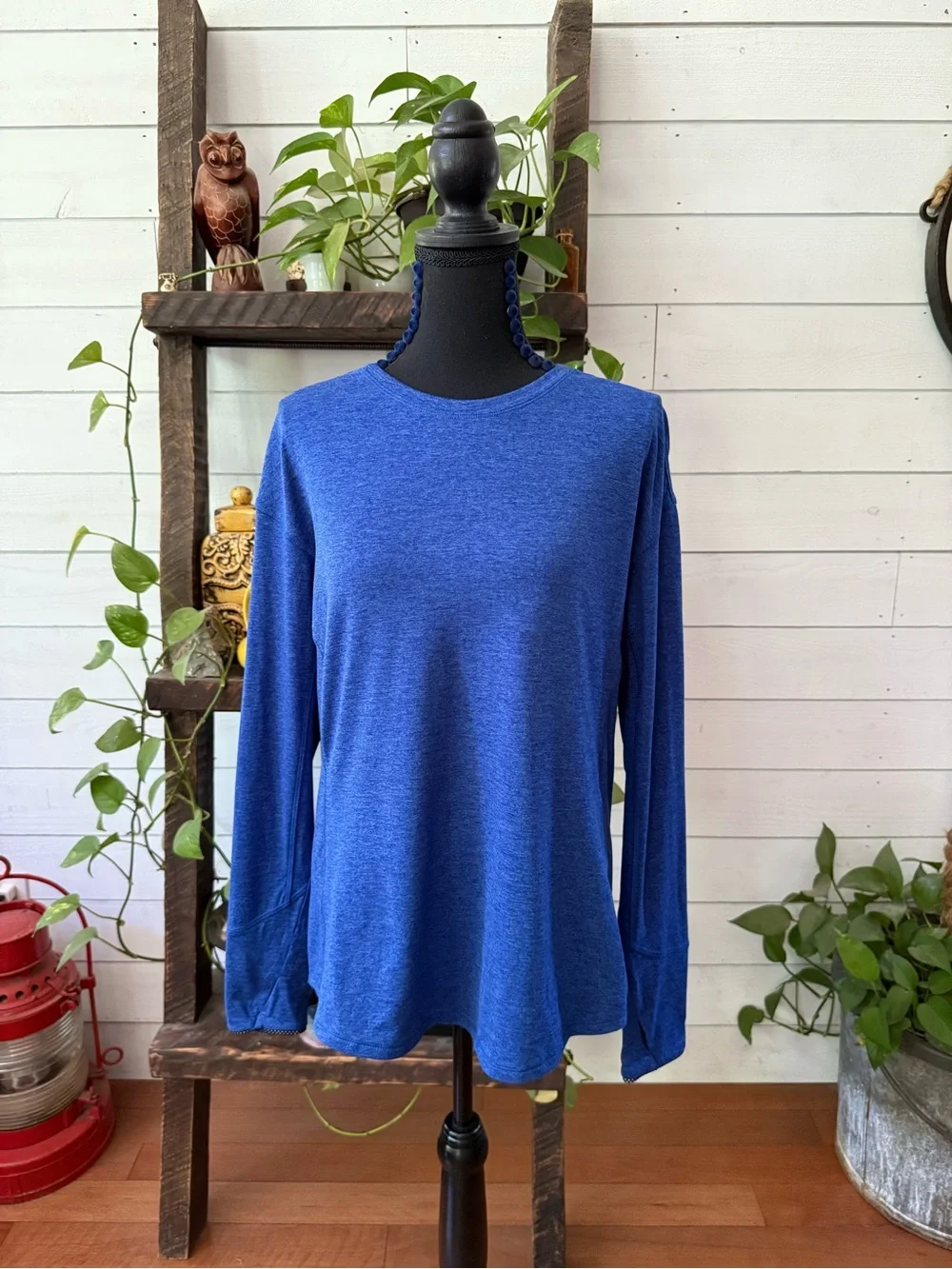 Avia: Classic Long-Sleeve Athletic Crewneck Top - Blue with Thumb Holes